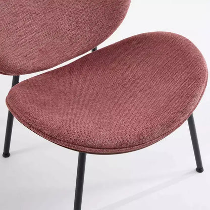 Sedia da pranzo Sleek Shell, morbido tessuto con robuste gambe in metallo, moderno di metà secolo, finitura noce