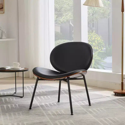 Sedia da pranzo Sleek Shell, morbido tessuto con robuste gambe in metallo, moderno di metà secolo, finitura noce