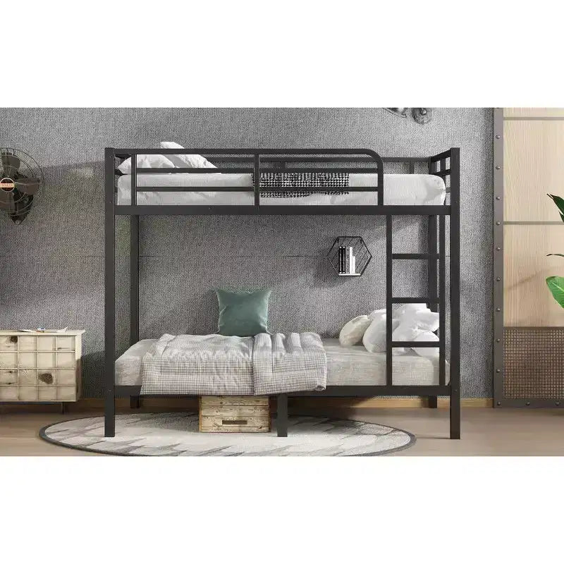 Letto a castello in metallo Full over Full, struttura resistente e silenziosa, spazio contenitore sotto il letto, nero e bianco